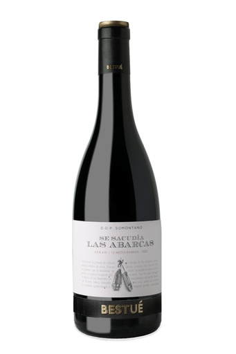 BESTUÉ SE SACUDÍA LAS ABARCAS